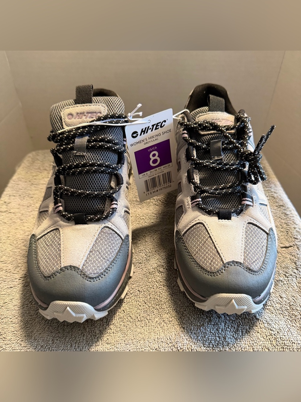 NWT Leather and Man-Made Upper Size 8 Hi-Tec Women's Hiking Shoe